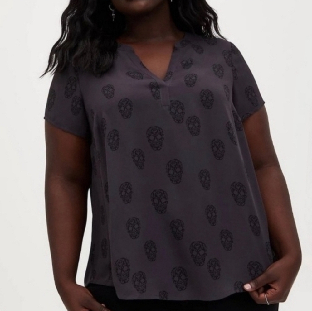Torrid Skulls Georgette Hi-Low Short Sleeve Blouse